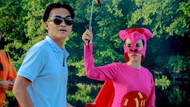 Thu Trang hóa 'Hiệp sĩ lợn' hồng chóe trong 'Yêu là phải xài chiêu' Ảnh 2
