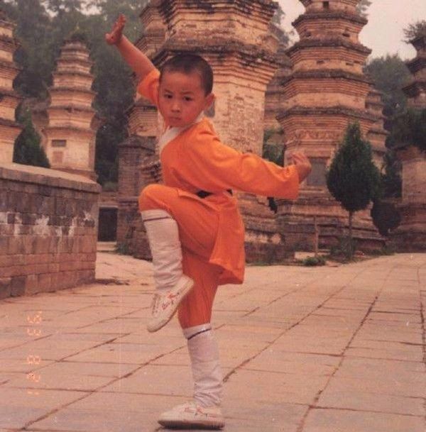 Sao nhí nổi đình đám Thích Tiểu Long - thần đồng võ thuật của nền điện ảnh Hoa ngữ - khi mới bước chân vào nghề.