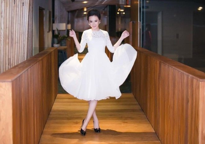 10 mẫu xiêm y chứng tỏ Angela Phương Trinh là 'Nữ hoàng thảm đỏ' Ảnh 2
