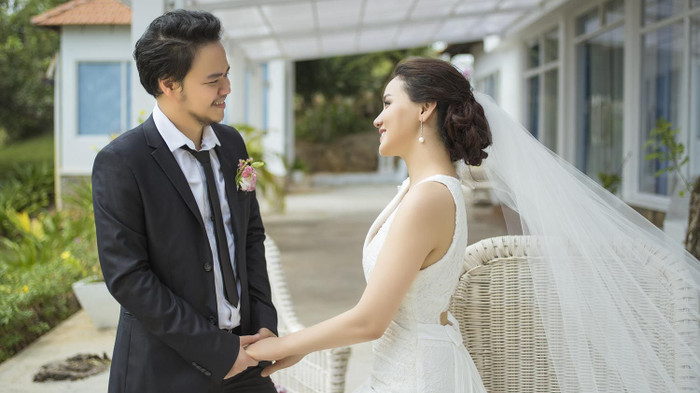 Trang Nhung quấn quýt không rời bên ông xã trong bộ ảnh cưới Ảnh 2