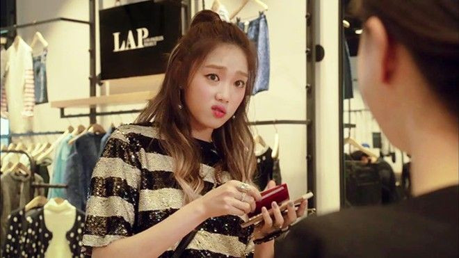 'Cheese In The Trap' gây khó chịu vì cách trợn mắt của Lee Sung Kyung Ảnh 2