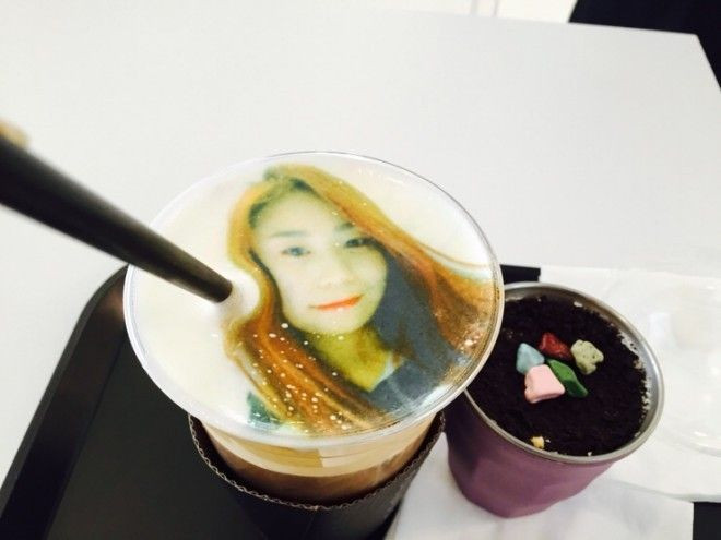 Giới trẻ Hàn Quốc phát cuồng với 'cà phê in mặt mình lên rồi uống' Ảnh 2