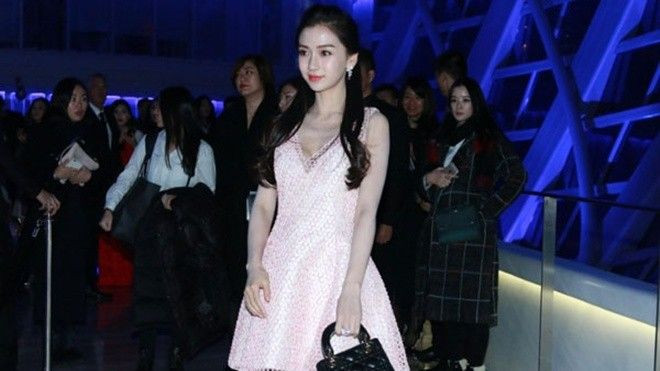 Angela Baby bất ngờ mặc váy cũ đi sự kiện Ảnh 2