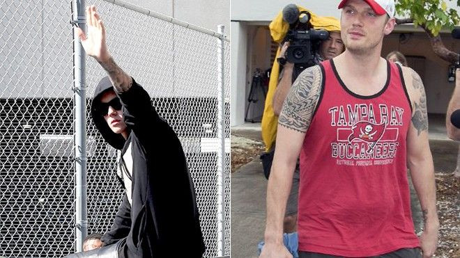 Sao Hollywood  bẽn lẽn, cúi gằm mặt khi ra tù, rời tòa án Ảnh 2