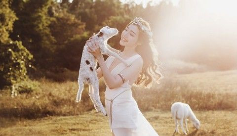 Ngơ ngẩn trước nhan sắc tựa nữ thần Hy Lạp của Elly Trần Ảnh 2