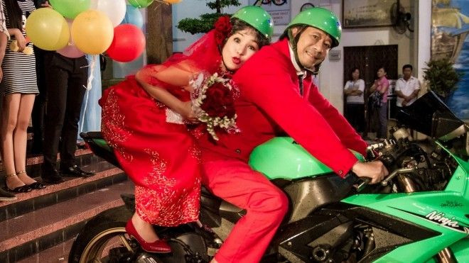 Danh hài Thúy Nga được Bảo Chung rước dâu bằng mô tô khủng Ảnh 2