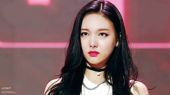Thành viên TWICE lo lắng vì bị cấm hẹn hò Ảnh 2