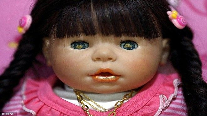 Kỳ quái hãng hàng không đồng ý phục vụ hành khách… búp bê Ảnh 2