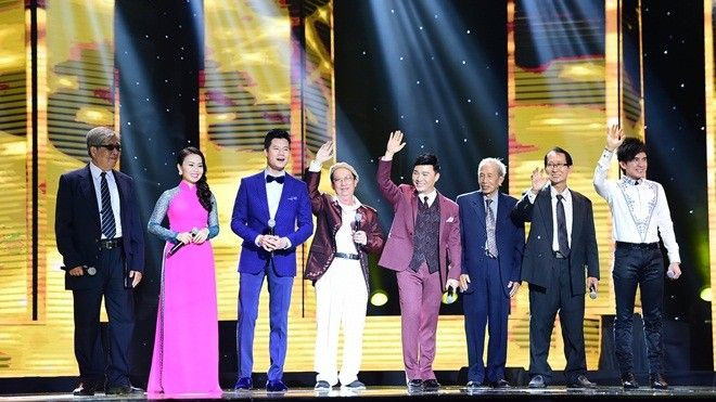 Clip: Hai 'thế hệ vàng' bolero Việt đứng chung sân khấu gây xúc động mạnh Ảnh 2