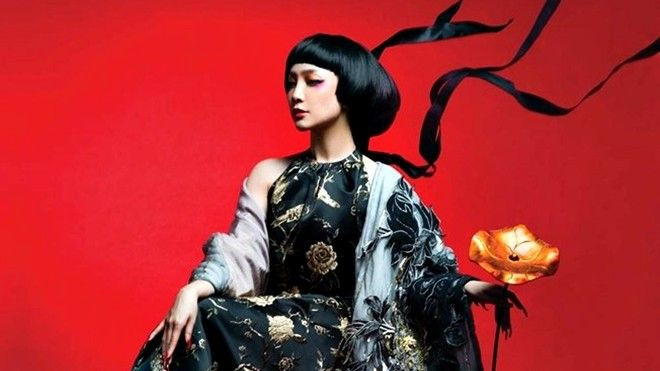 Linh Nga hóa 'Cô Đồng' thời trang trên tạp chí Ảnh 2