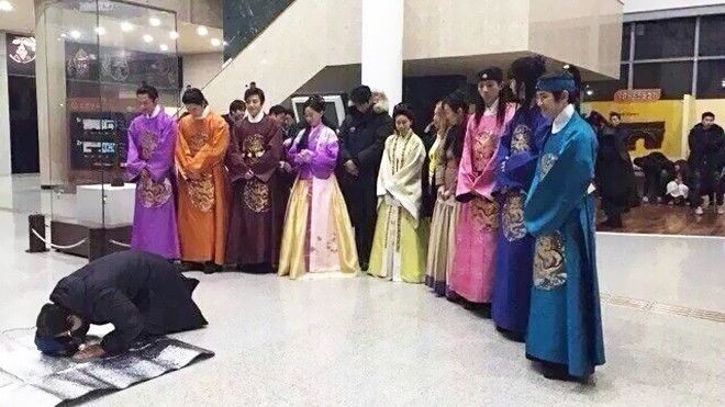 Tạo hình màu mè của 'Bộ bộ kinh tâm' bản Hàn bị chê tơi tả Ảnh 2