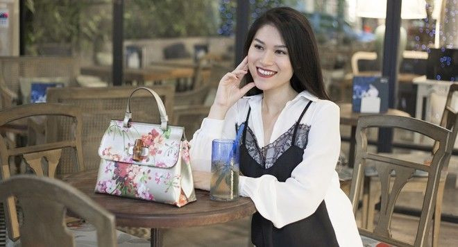Diễn viên Ngọc Thanh Tâm xuống phố với 'cây' hàng hiệu cực sành điệu Ảnh 2