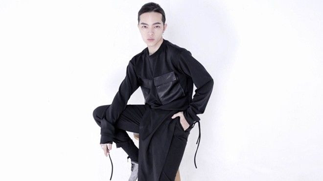 Kelbin Lei chất lừ với trang phục đen huyền bí Ảnh 2