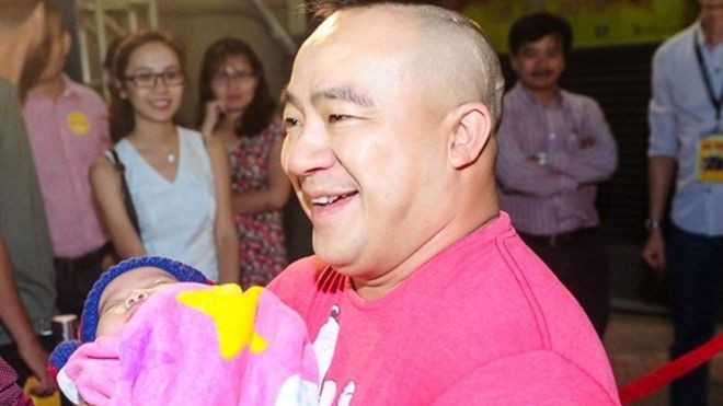 Cảm động trước hình ảnh Hiếu Hiền ru con ngủ trong họp báo Ảnh 2