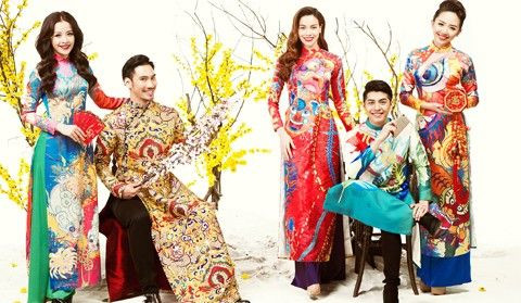 Clip hot: 60 nghệ sĩ 'khủng' của showbiz Việt cùng 'kéo quân' chúc Tết Ảnh 2