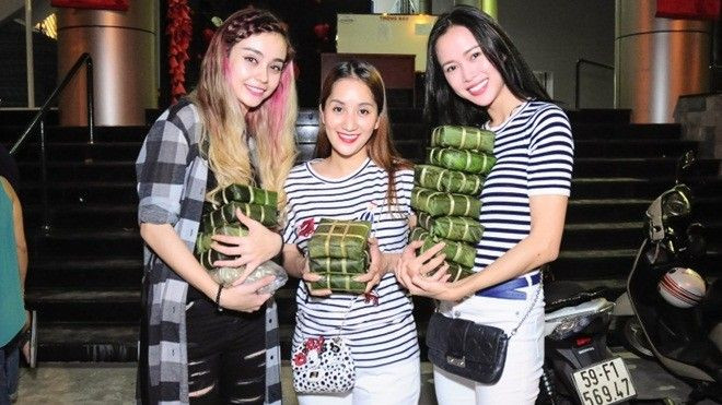 Khánh Thi cùng MLee, Vũ Ngọc Anh phát bánh Tết cho người nghèo Ảnh 2