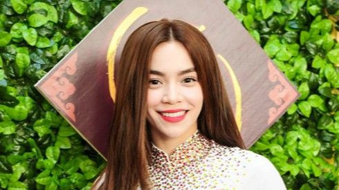 Sao Việt trang điểm style nào khi diện áo dài Tết? Ảnh 2