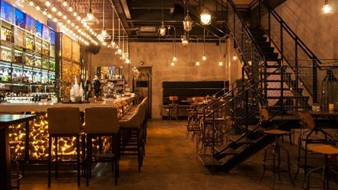 'Quẩy tới bến' cùng bạn bè tại 3 quán bar 'hot' nhất Sài Gòn Ảnh 2