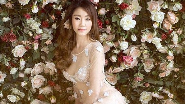 Ngỡ ngàng trước bà ngoại tuổi 50 trẻ trung như gái đôi mươi Ảnh 2