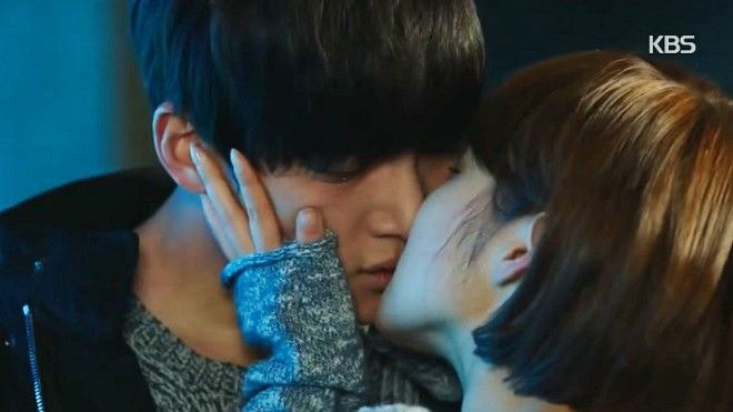 Top 3 nụ hôn đẹp nhất - xấu nhất trên màn ảnh nhỏ xứ Hàn Ảnh 2