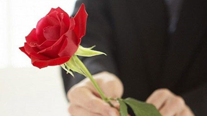 Gãy xương sườn vì… được chồng tặng hoa nhân dịp 14/2 Ảnh 2