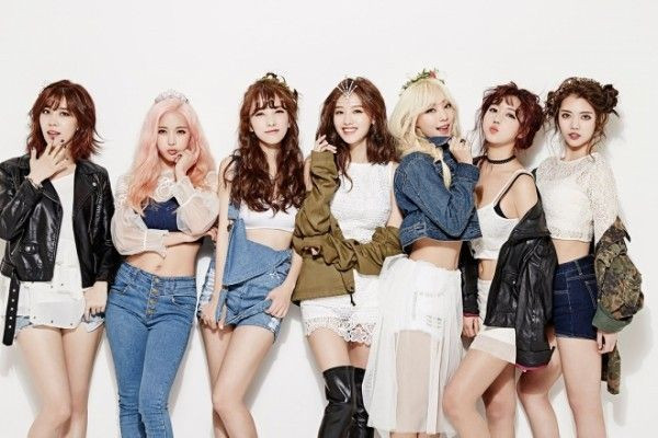 Soi gu ăn mặc 'chuẩn miễn chỉnh' của 7 cô nàng nhóm Rainbow Ảnh 2