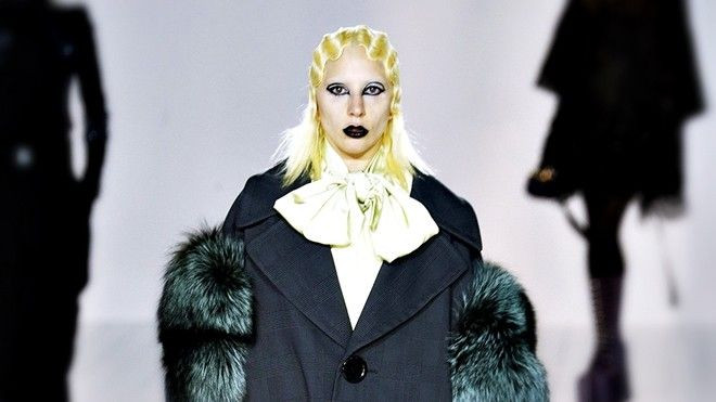 Lady Gaga bất ngờ sải bước trong show diễn Marc Jacobs  2016 Ảnh 2