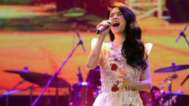 Thu Phương yêu cầu Hoàng Dũng The Voice gọi mình là mẹ trong đêm nhạc Ảnh 2