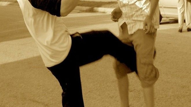 Bênh con, phụ huynh bị hiệu trưởng đá vào 'chỗ hiểm' đến chết Ảnh 2