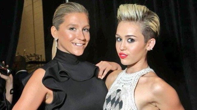 Miley Cyrus hủy tất cả hợp đồng với Dr Luke để ủng hộ Kesha Ảnh 2