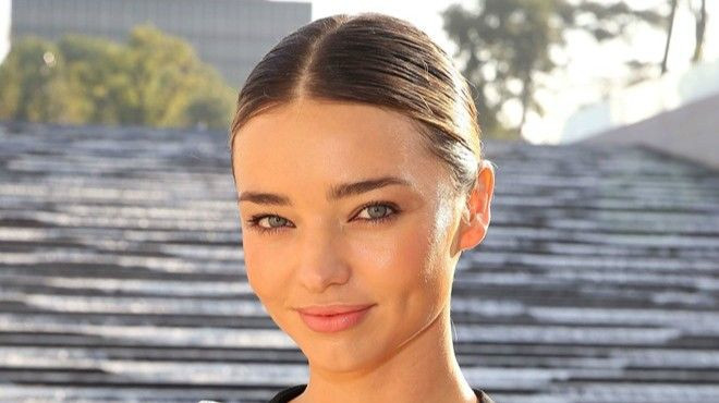 Tiết lộ bất ngờ của 10 sao có làn da đẹp nhất thế giới Ảnh 2