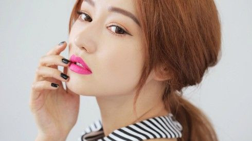 Gợi ý 7 sắc son đậm cứ tô lên môi là sang chảnh Ảnh 2