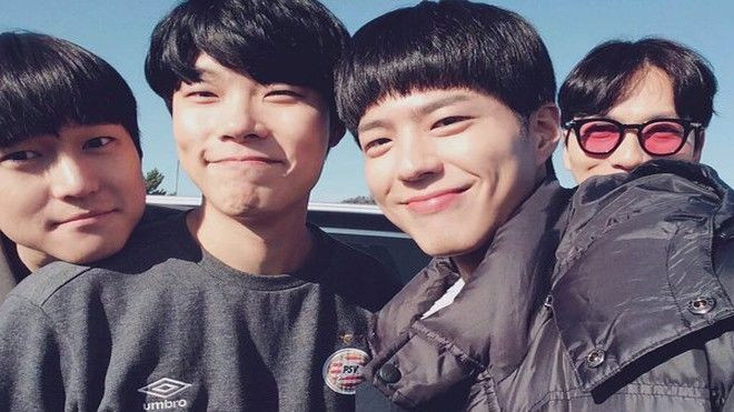 Dàn mỹ nam 'Reply 1988' bơi nude trong show 'Youth Over Flowers' Ảnh 2