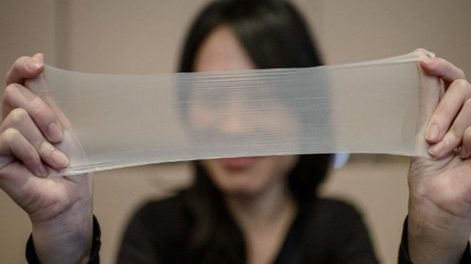 Bi hài xoay quanh cuộc chiến giành kỷ lục bao cao su mỏng nhất thế giới Ảnh 2