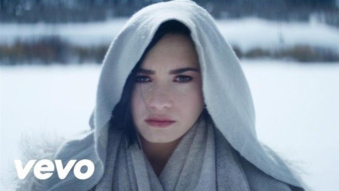Demi Lovato đau đớn lấy nước mắt khán giả trong MV mới 'Stone Cold' Ảnh 2