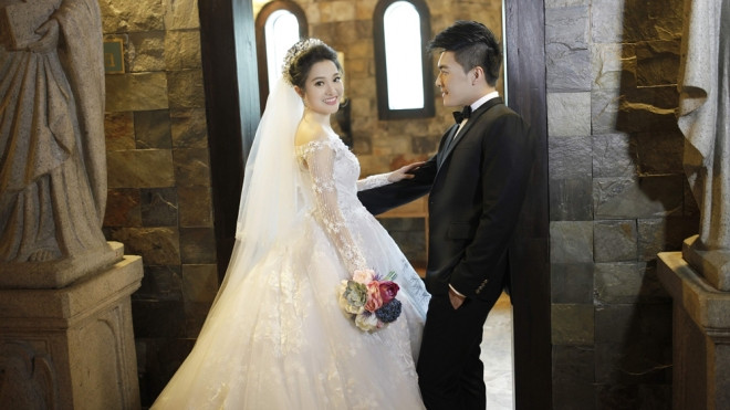 MC Hồng Phượng tựa công chúa bên cạnh chồng tài tử trong bộ ảnh cưới Ảnh 2