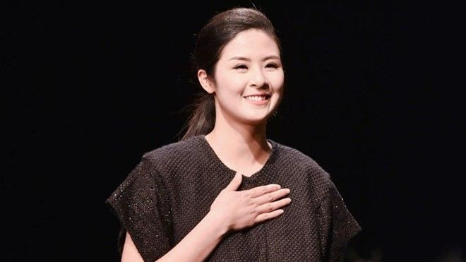 Ngọc Hân ra mắt BST mới ở đêm mở màn Tuần lễ thời trang Ảnh 2