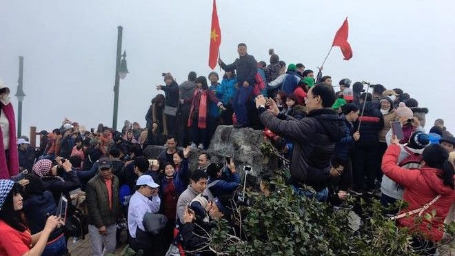 Những hình ảnh chứng tỏ đỉnh Fansipan hùng vĩ đã không còn Ảnh 2