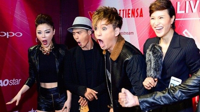 Team Ngô Kiến Huy khiến fan 'té ngửa' với biểu cảm 'siêu khó đỡ' trong hậu trường Ảnh 2