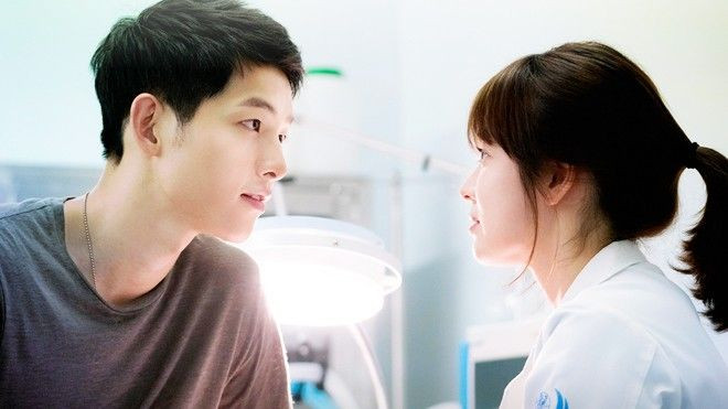 Song Hye Kyo bị hớp hồn bởi sự ga-lăng của Song Joong Ki Ảnh 2