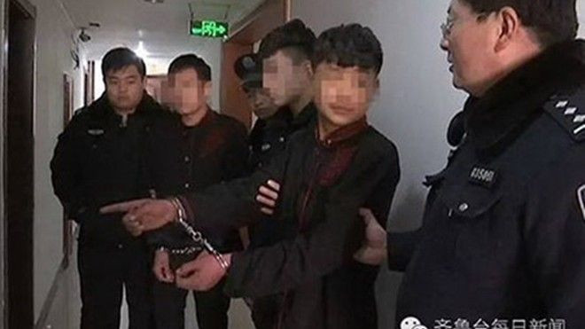 4 thanh niên tuổi teen chia lượt hiếp dâm thiếu nữ bằng trò oẳn tù tì Ảnh 2