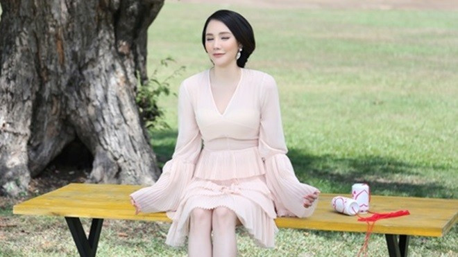 Hồ Quỳnh Hương dịu dàng, say đắm trở lại trong MV 'ngôn tình' cực tình cảm Ảnh 2