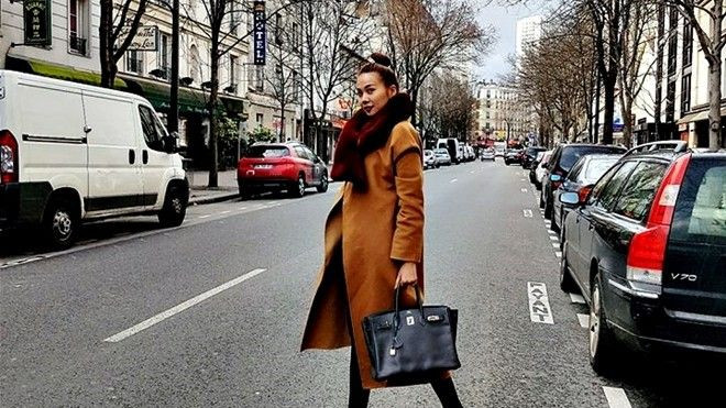 Thanh Hằng diện áo khoác camel cực thời thượng trên đường phố Paris Ảnh 2