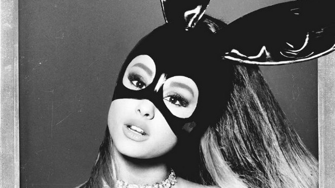 Ariana Grande tung single mới, lột xác ma mị như '50 sắc thái' Ảnh 2