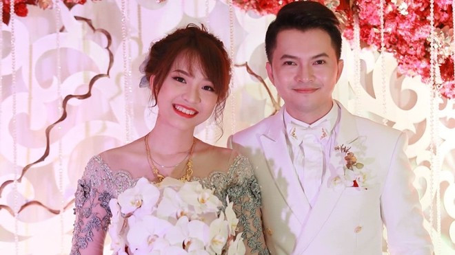Hé lộ hình ảnh hiếm hoi trong đám cưới bí mật của Nam Cường Ảnh 2