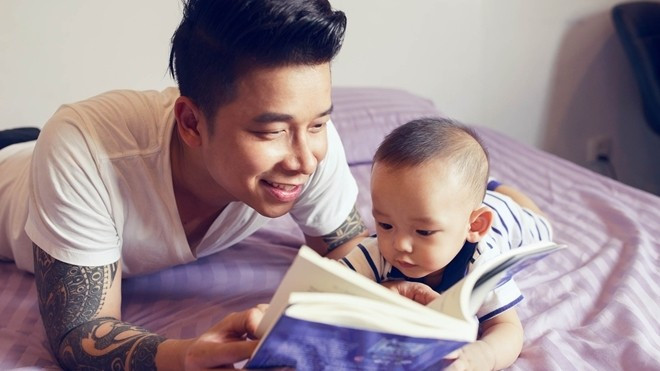 'Đổ rầm' trước loạt ảnh chăm con 'cực nghề' của Lê Hoàng (The Men) Ảnh 2
