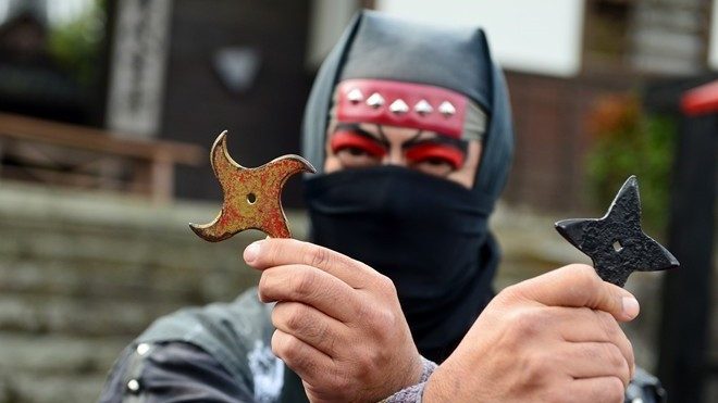 Tin vui cho các anh hùng đang thất nghiệp: Nhật tuyển ninja lương 1.600 USD Ảnh 2