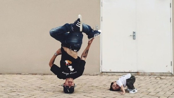 Clip vũ đoàn nhí chất chơi khiến bạn không thể rời mắt Ảnh 2