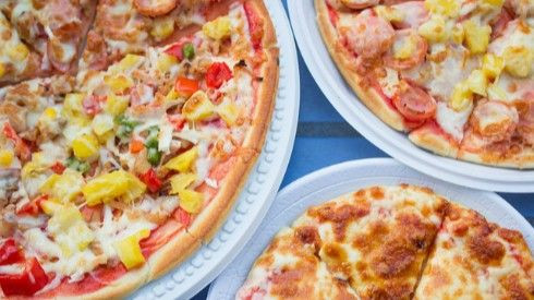 Bất ngờ trước pizza vỉa hè ngon chẳng kém quán sang Ảnh 2