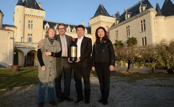 Lời nguyền lâu đài cổ khiến ba tỷ phú chết thảm Ảnh 2